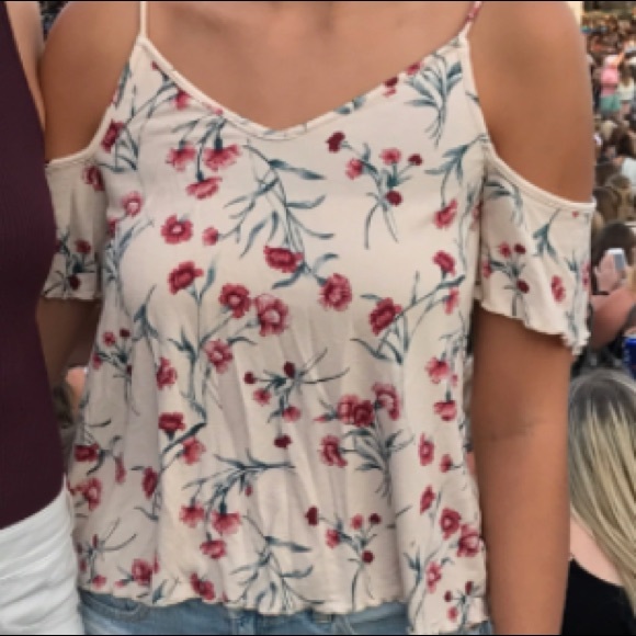 American Eagle cold shoulder top - Picture 2 of 2